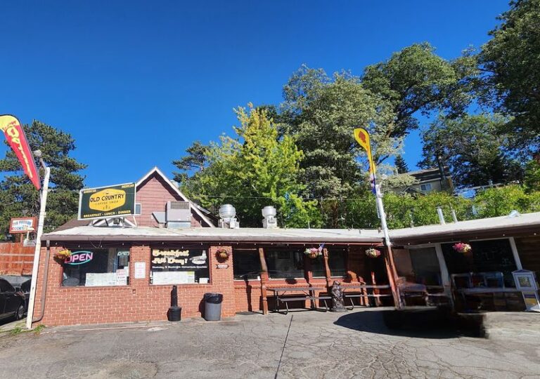 Travelers Passing Through Small-Town Running Springs Keep Stopping For Breakfast At This California Mountain Diner