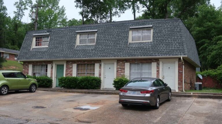 Locals Swear By The Quiet Comfort Of This Little Meridian Apartment Community