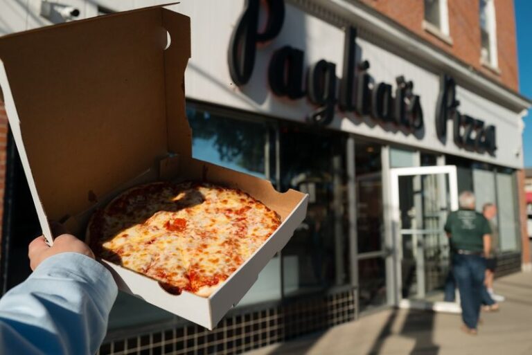 These 8 Iowa Pizza Joints Serve The Pies Locals Have Ordered
