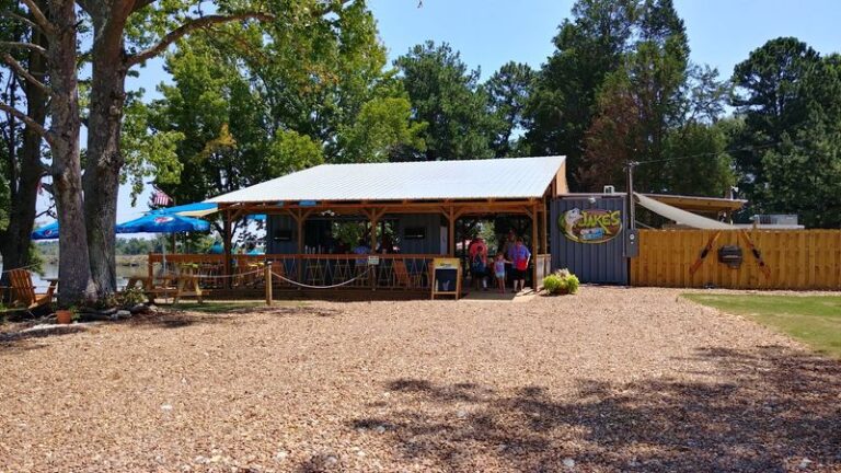 Life Slows Way Down At This Quiet Alabama Lake Where Neighbors Are Friendly And The Crappie Bite