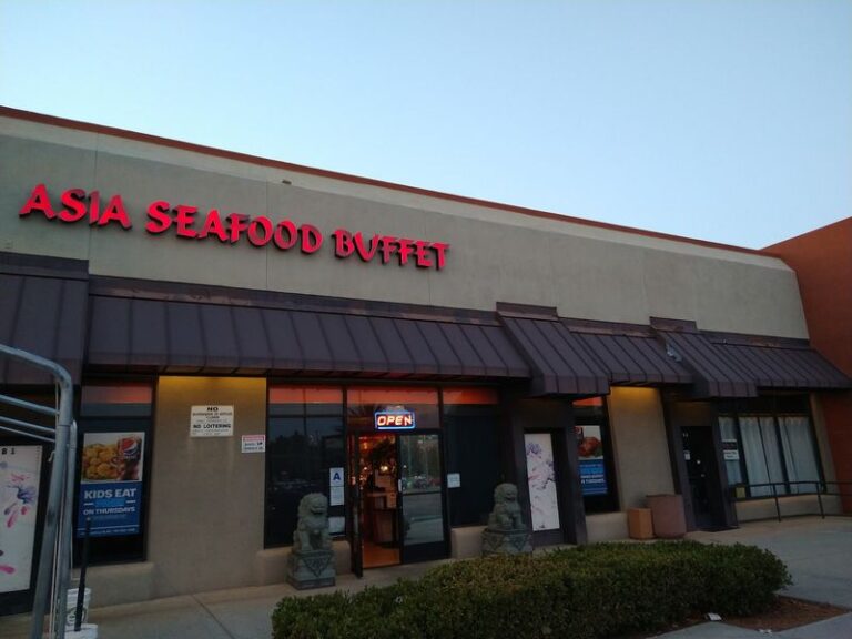 California Seafood Lovers Save Friday And Saturday Dinners For Crab Legs, Sushi, And Chinese Dishes At This All-You-Can-Eat Buffet