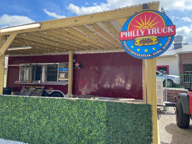 Craving A Real Philly Cheesesteak? This Branson, Missouri Food Truck Chops It Fine And Crispy Like Pat’s