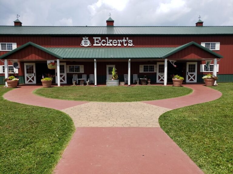 Kentucky Pie Lovers Keep 7 Farm Markets Busy Every Fall Weekend