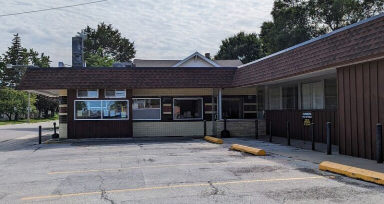 Order The Booyah And A Butter Burger At This Green Bay Tavern Before Packers Kickoff