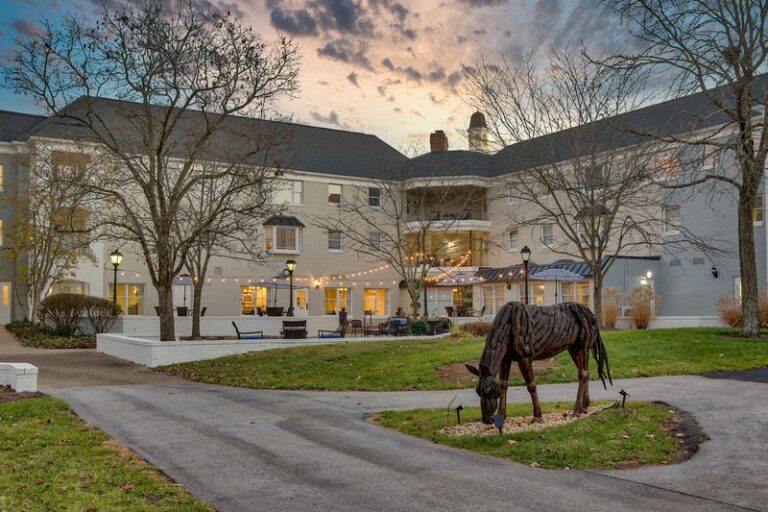 Retirees Feel Right At Home In This Kentucky Retirement Community, Where Everybody Knows Your Name And Book Club, Card Club And Parties Fill The Calendar
