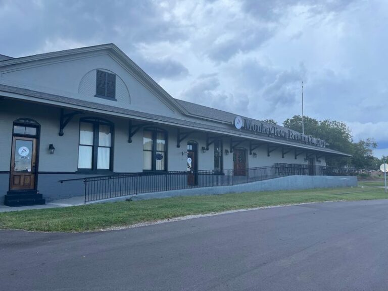 Five Tennessee Train Depots Turned Into Restaurants Worth A Nostalgic Detour