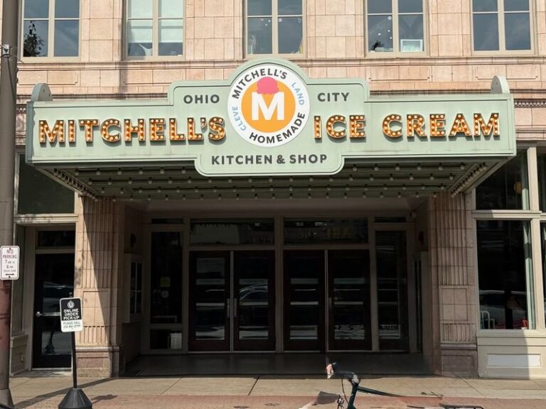 Here’s Where Ohio Locals Still Get Hand-Dipped Milkshakes Thick Enough For A Spoon