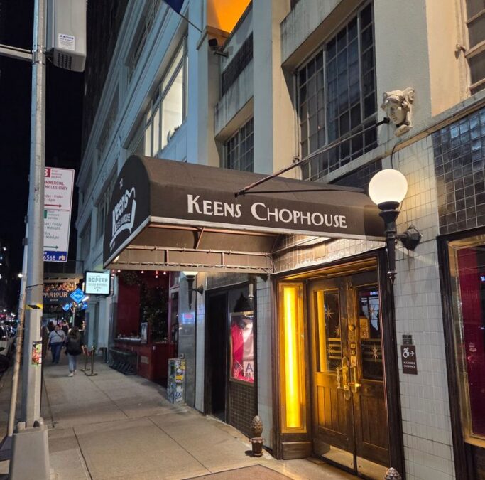 Steak Lovers Book Ahead At Keens Steakhouse In Midtown For The Legendary Mutton Chop
