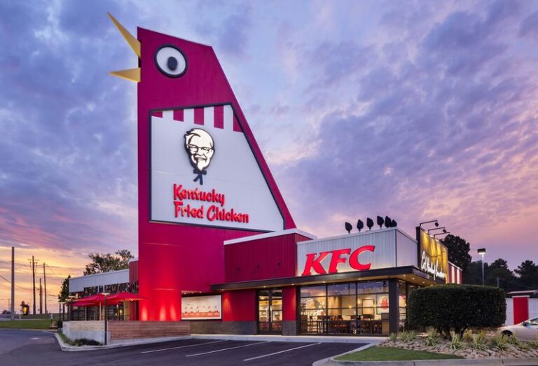 Folks In Marietta, Georgia Have Lined Up For KFC Fried Chicken Under The Big Chicken’s Giant Steel Bird For Decades