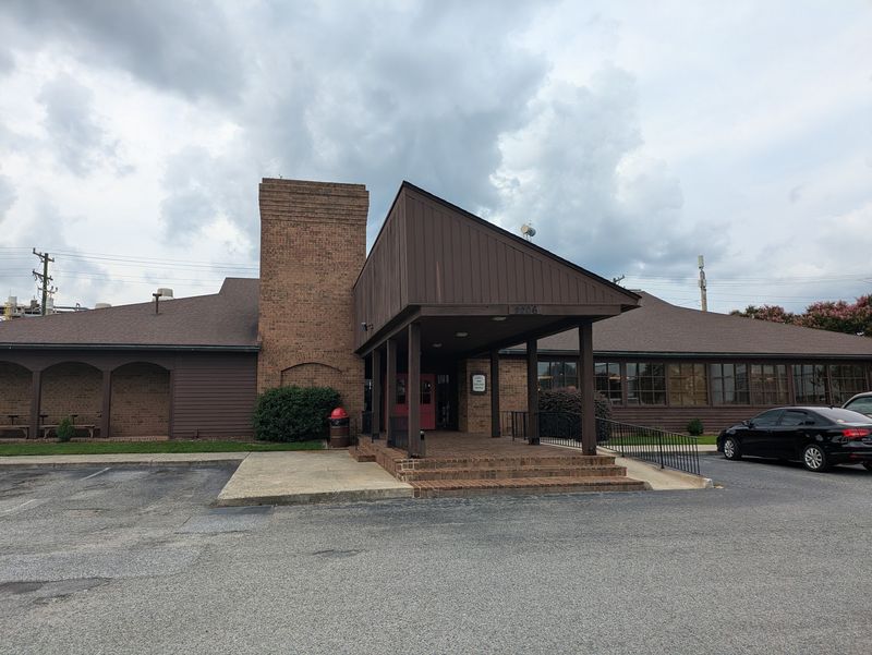 Stamey’s Barbecue In Greensboro Has Kept The Hickory Fires Burning Since 1930