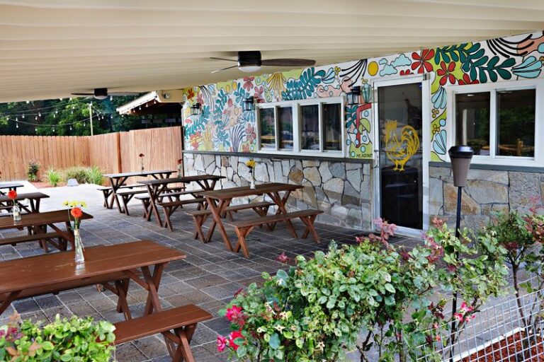 Regulars Call The Crunchy Fried Chicken At This Silver Spring, Maryland Roadside Stop Perfection
