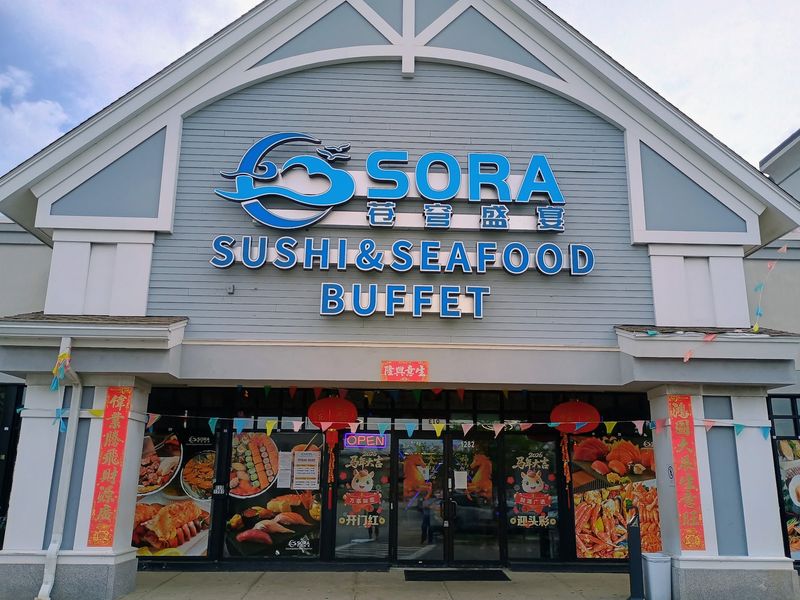 Massachusetts Seafood Lovers Pack This Natick Buffet For Crab Legs, Oysters, And Lobster