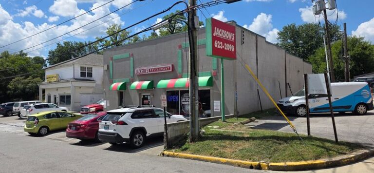Finish Your Meatloaf With Coconut Creme Pie At This Mom-And-Pop Spot In Downtown Richmond, Kentucky