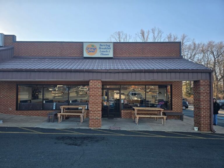 Breakfast At This Old-School Virginia Diner Is A Car-Themed Throwback Served With Red Velvet Pancakes
