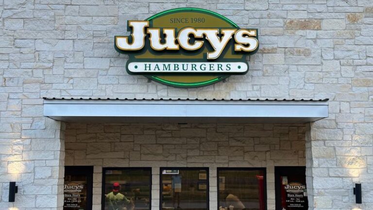 Generations Of East Texans Have Grown Up On The Burgers At Jucys Hamburgers On Eastman Road In Longview