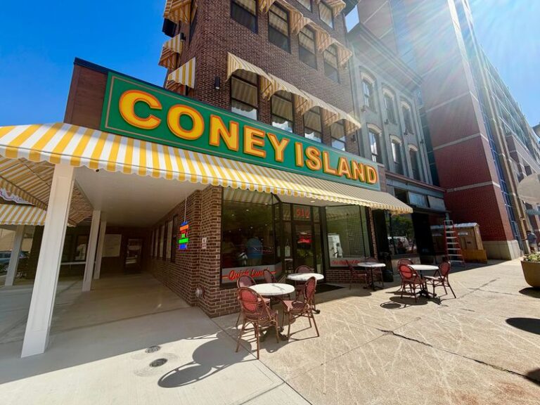 Hungry Travelers Detour Off I-81 For The Hot Dogs At Coney Island Lunch In Scranton