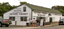 New Jersey Regulars Keep Lining Up At This Cash-Only Fish Market For Fresh Fried Flounder