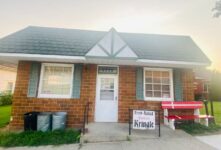 Here’s Why Folks Line Up Before Dawn At This Tiny Iowa Bakery For Danish Kringle