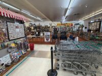 Bargain Hunters Keep Coming Back To This Massive, Maze-Like Missouri Flea Market Packed With Booths