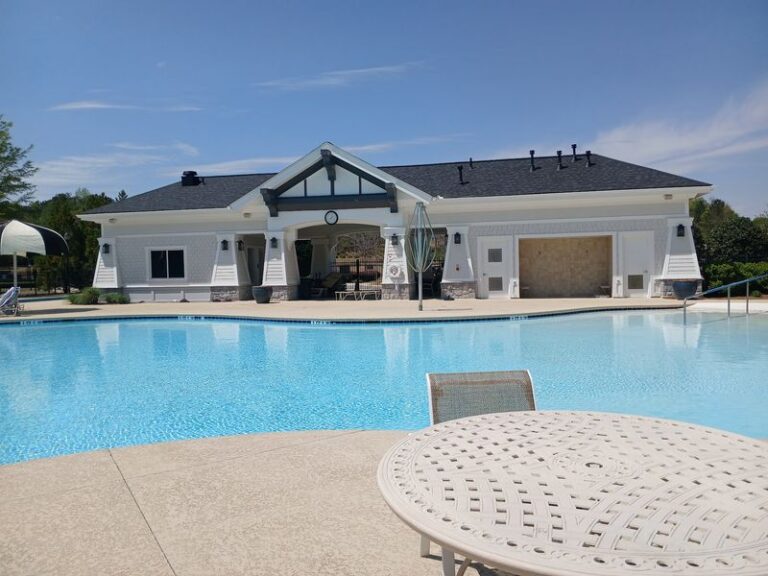 This Quiet Georgia Golf Community Is Where Retirees Settle In With Course Views Out Back