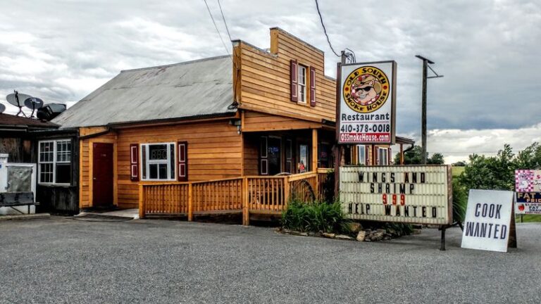 Try The Dry-Rub Ribs At This Maryland Smokehouse And You’ll See Why Regulars Keep Returning