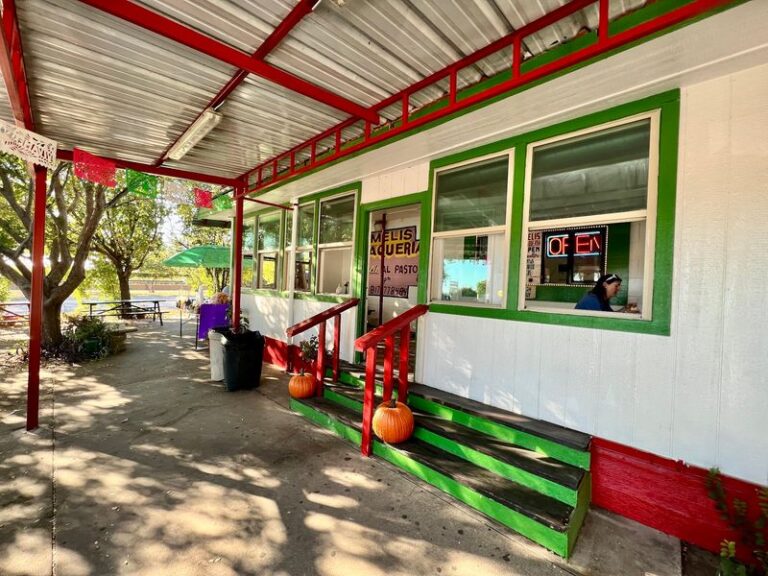 You’ll Find Cheap Eats And Huge Portions At These 7 Texas Hole-In-The-Wall Taquerias