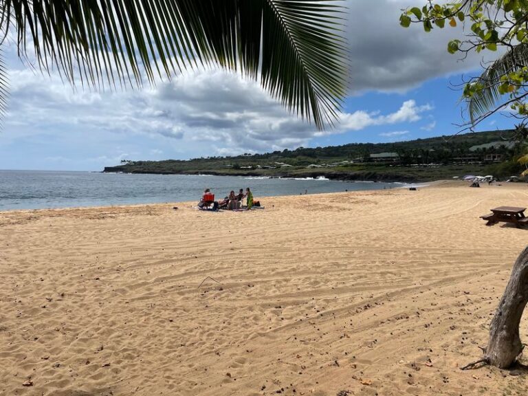 This Quiet Lanai Beach Stays Empty Even On The Busiest Summer Weekends
