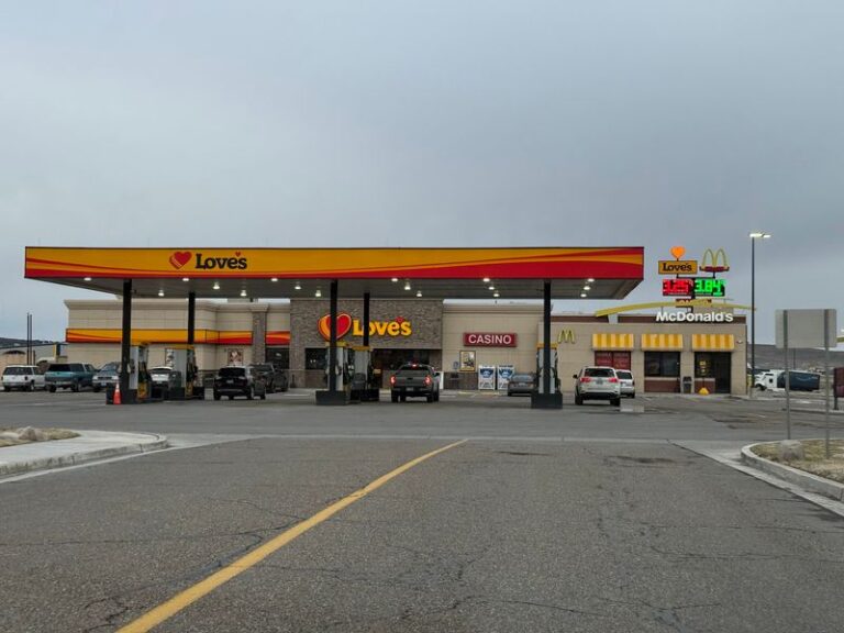 Wells Has Been Feeding Cross-Country Drivers For Generations, And These 6 Stops Still Deliver