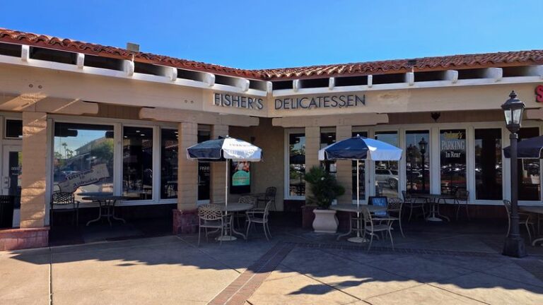 At This Busy Nevada Jewish Deli, Pastrami On Rye Comes With Pickles And A Pickled Tomato